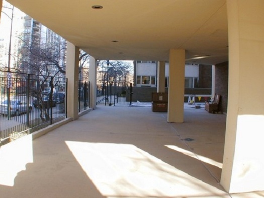 Outdoor Common Area along Clark Street